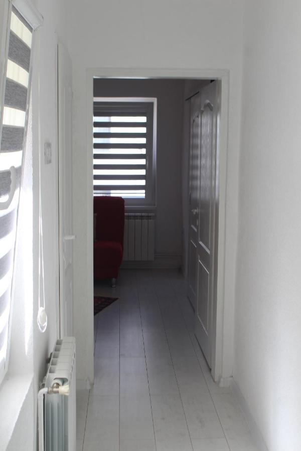 Red Apartment سراييفو المظهر الخارجي الصورة